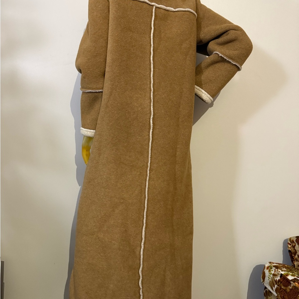 Vintage Women's Tan Long Coat - Picture 4 of 5